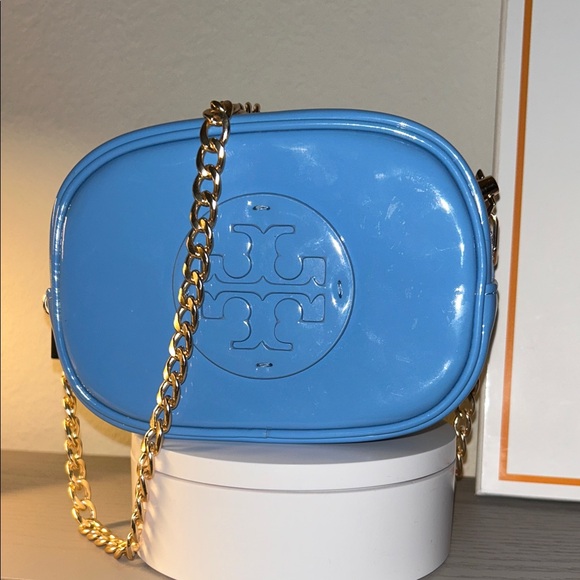 Tory Burch Blue Patent Leather Logo Cosmetic Bag - Picture 3 of 9
